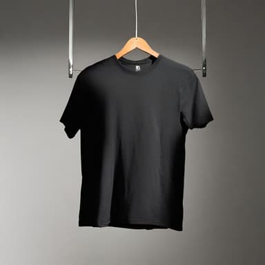 Classic Black T-Shirt - Imagem 3