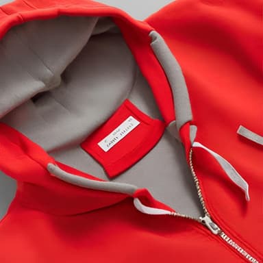 Classic Red Pullover Hoodie - Imagem 2