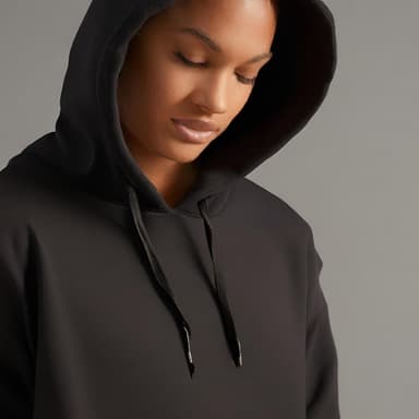 Classic Black Hooded Sweatshirt - Imagem 2